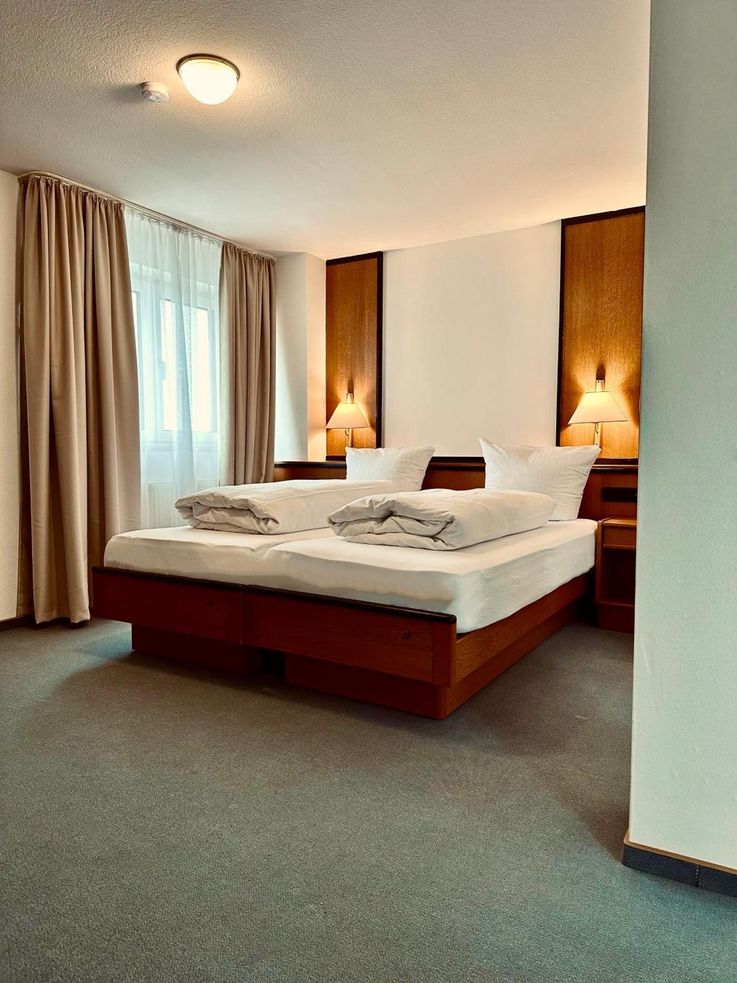 E&D Hotel Rodgau Esterno foto