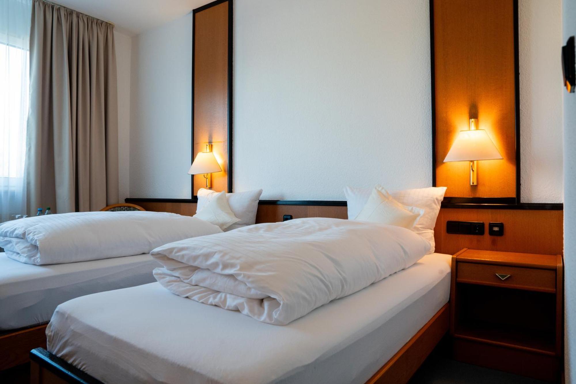 E&D Hotel Rodgau Esterno foto