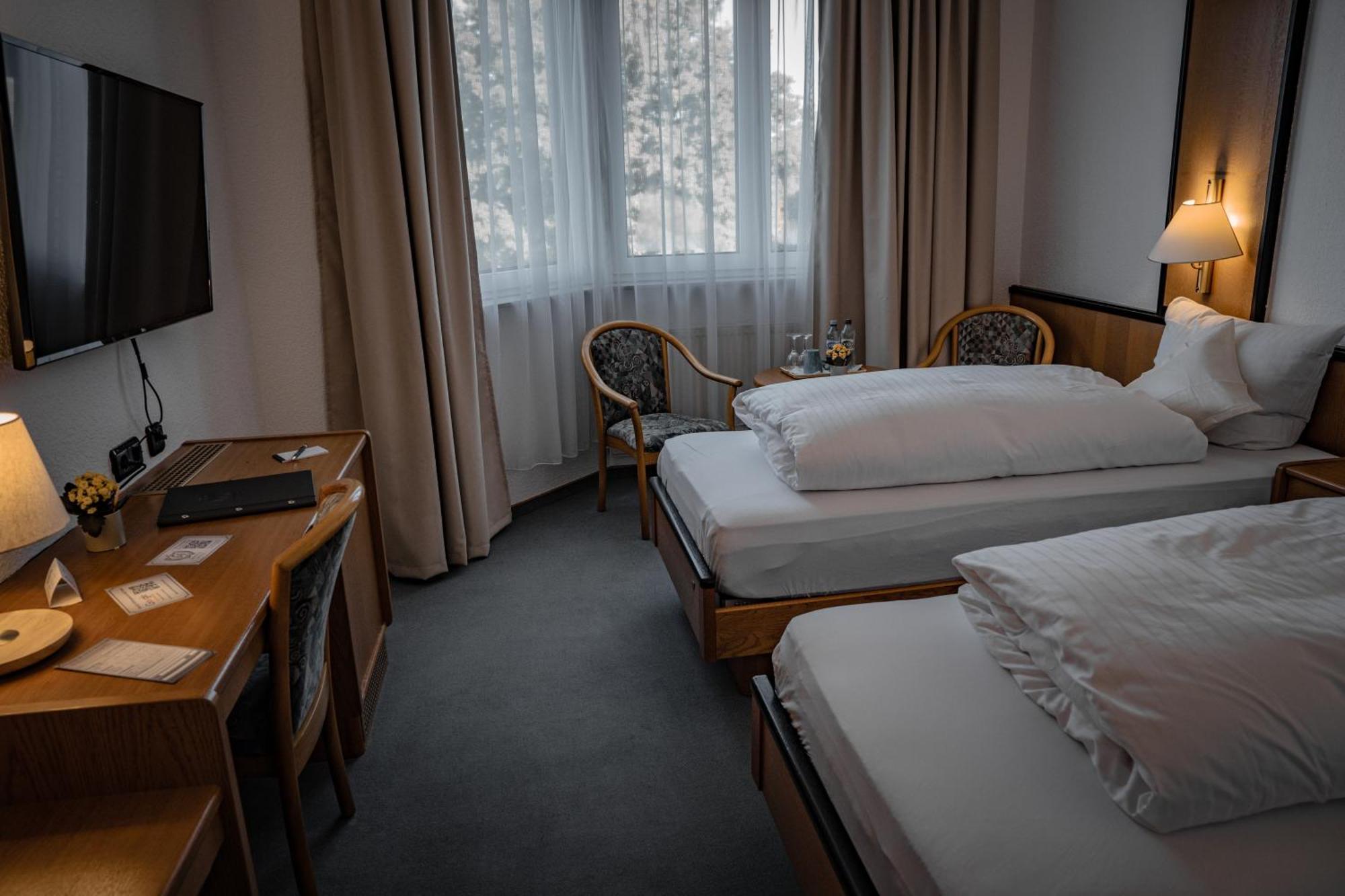 E&D Hotel Rodgau Esterno foto